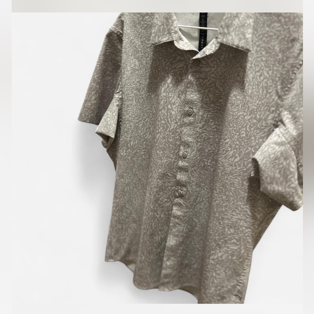 Lululemon Airing Easy Short Sleeve Shirt - Picture 6 of 6